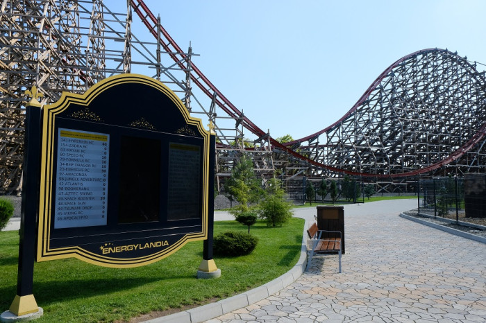 Ekrany informacyjne Energylandia.jpg