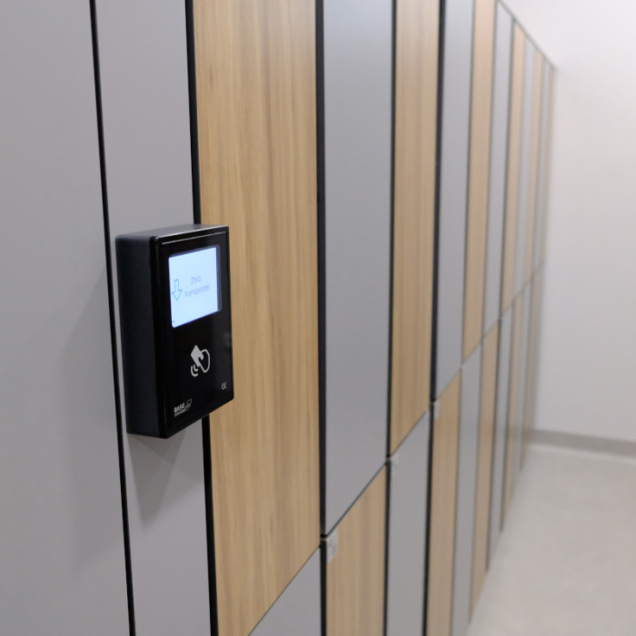 Szafki HPL i czytnik KDS32n.JPG Szafki HPL i czytnik KDS32n.JPG