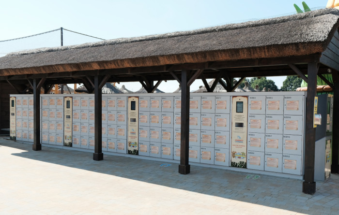 Szafki Energylandia Aquapark.JPG Szafki Energylandia Aquapark.JPG